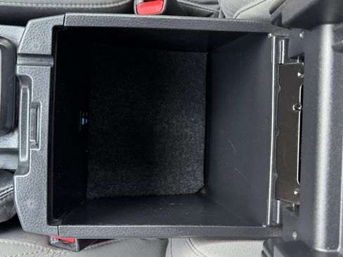 Used 2022 Toyota Tacoma SR RWD image 23