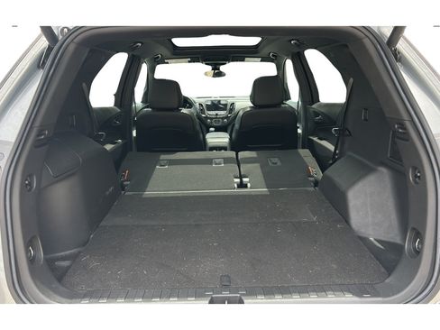 Used 2023 Chevrolet Equinox RS w/ RS Leather Package FWD image 10