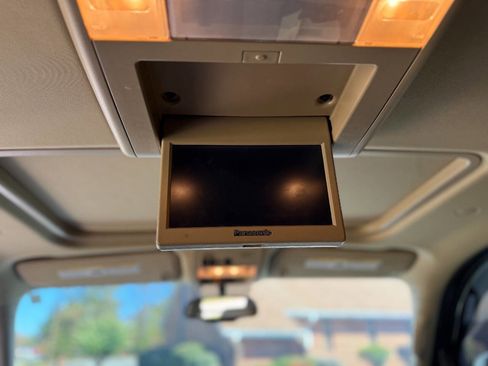 Used 2012 GMC Yukon XL Denali image 15