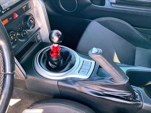 Used 2017 Toyota 86 image 13