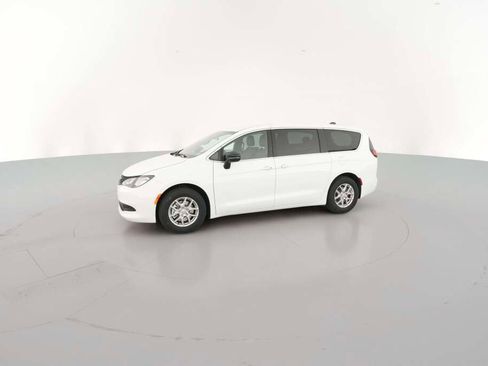 New 2026 Chrysler Voyager LX image 5
