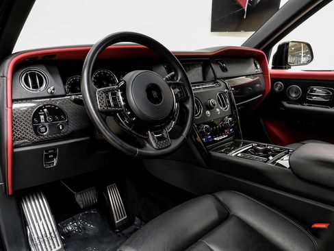 Used 2022 Rolls-Royce Cullinan Black Badge w/ Dark Exterior Package AWD/4WD image 3