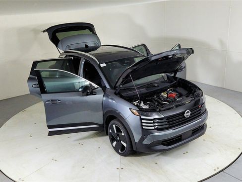 New 2026 Nissan Kicks SR w/ SR Premium Package image 24