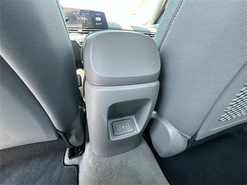 Used 2024 Hyundai Elantra SEL w/ Convenience Package image 14