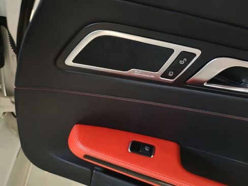 Used 2018 Mercedes-Benz AMG GT Roadster image 34