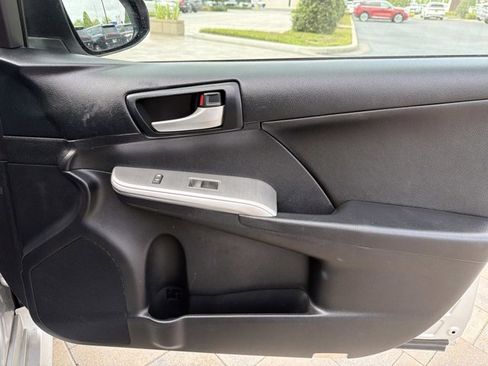 Used 2014 Toyota Camry SE w/ Fleet Convenience Package image 17