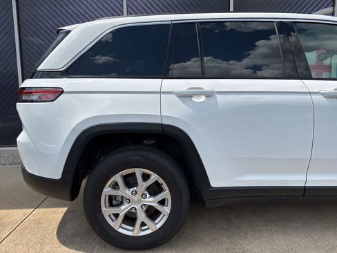 Used 2023 Jeep Grand Cherokee Limited image 5
