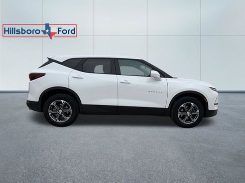 Used 2023 Chevrolet Blazer LT FWD image 4