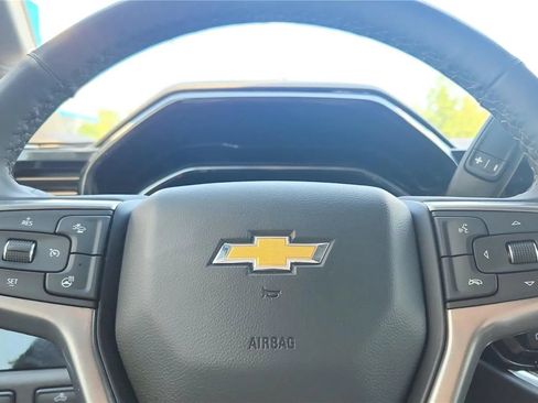 Used 2025 Chevrolet Silverado 2500 LT w/ Convenience Package AWD/4WD image 5