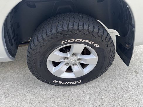 Used 2019 RAM 1500 Express AWD/4WD image 4