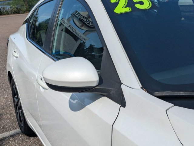 Used 2025 Nissan Sentra SV FWD image 11