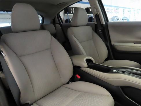 Used 2018 Honda HR-V EX image 7
