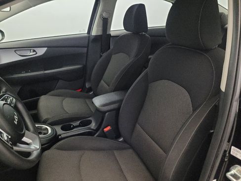 Used 2022 Kia Forte LXS FWD image 17