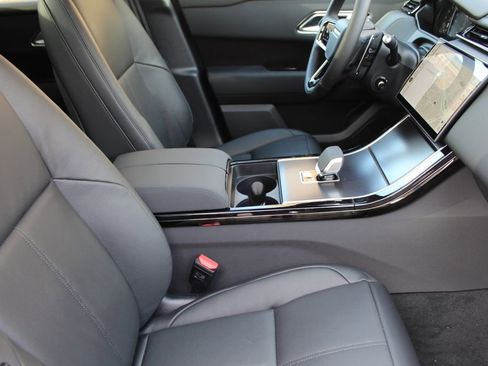 New 2026 Land Rover Range Rover Velar Dynamic SE AWD/4WD image 3