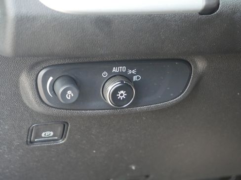 Used 2024 GMC Terrain SLE w/ Driver Convenience Package AWD/4WD image 5
