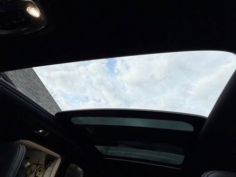 Used 2020 Volvo XC60 T5 R-Design w/ Protection Package Premier image 2