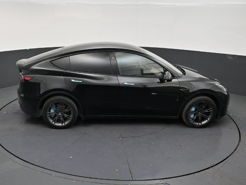 Used 2024 Tesla Model Y Long Range RWD image 16