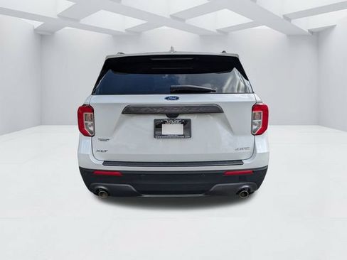 Used 2023 Ford Explorer XLT w/ Equipment Group 202A AWD/4WD image 6