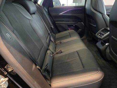 Used 2024 Cadillac Lyriq Luxury RWD image 10