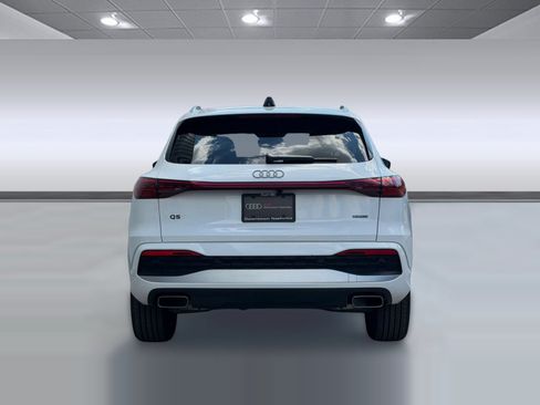 Certified 2025 Audi Q5 Premium w/ Convenience Package AWD/4WD image 9
