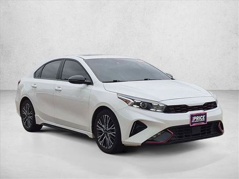 Used 2024 Kia Forte GT-Line w/ GT-Line Premium Package FWD image 3