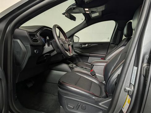 Certified 2025 Ford Escape ST-Line FWD image 10