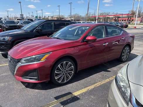 Used 2023 Nissan Altima 2.5 SL image 2