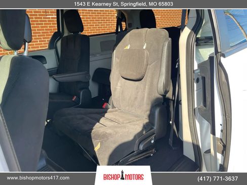 Used 2016 Dodge Grand Caravan SXT w/ Rear Park Assist Package FWD image 11