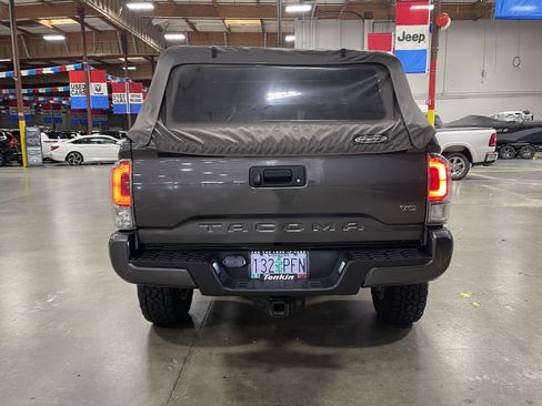 Used 2020 Toyota Tacoma 4x4 Double Cab image 4