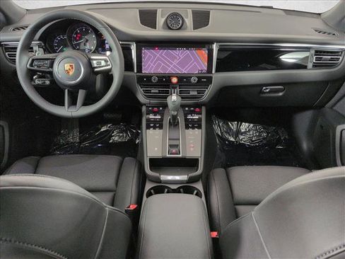 New 2026 Porsche Macan image 15