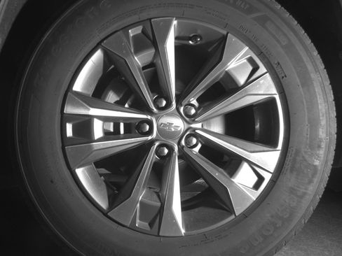 Used 2025 Chevrolet Equinox LT FWD image 12