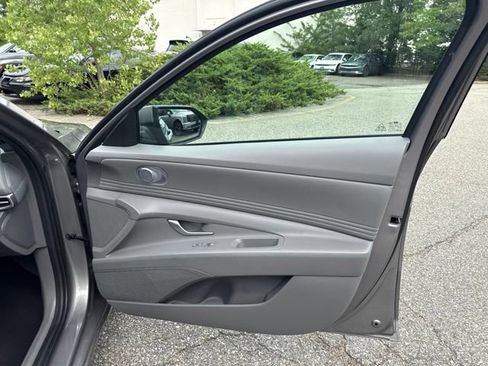 Used 2023 Hyundai Elantra SEL w/ Convenience Package FWD image 34