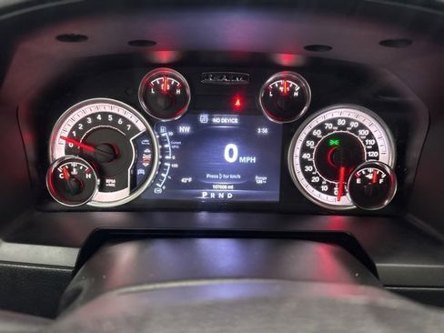 Used 2016 RAM 1500 Laramie w/ Convenience Group image 16