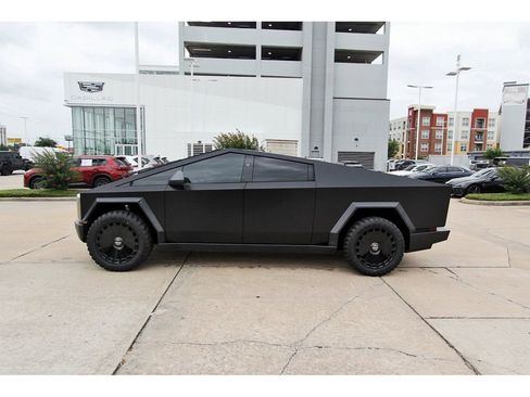 Used 2025 Tesla Cybertruck Cyberbeast AWD/4WD image 3