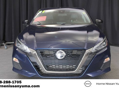 Used 2021 Nissan Altima 2.0 SR FWD image 2