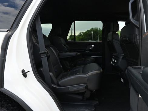 Used 2025 Ford Expedition Tremor AWD/4WD image 23