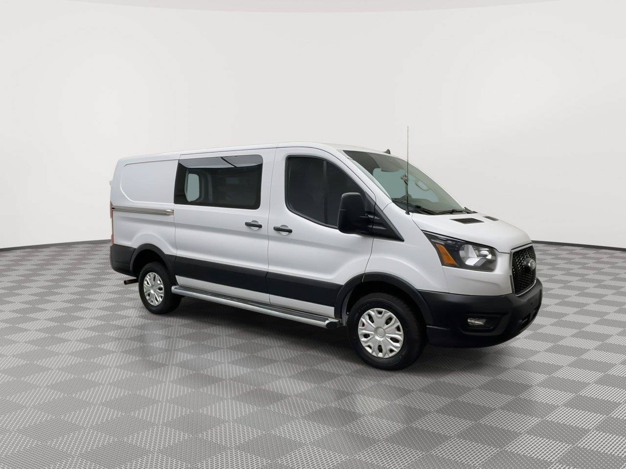Used 2025 Ford Transit 250 Low Roof w/ Exterior Upgrade Package RWD image 31