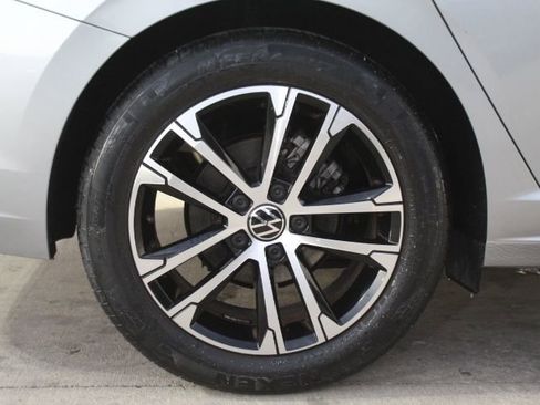 Used 2023 Volkswagen Jetta Sport image 11