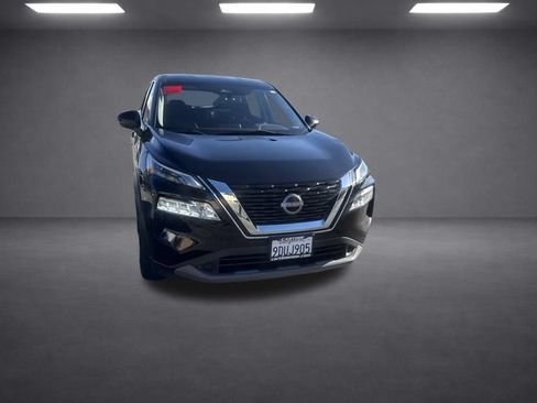 Used 2023 Nissan Rogue SV FWD image 9
