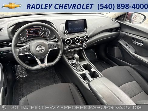 Used 2025 Nissan Sentra SV image 13