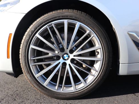 Used 2017 BMW 530i image 9