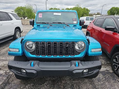 Used 2024 Jeep Wrangler Unlimited w/ Convenience Group AWD/4WD image 2