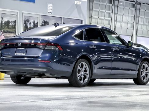 Used 2023 Honda Accord EX image 9
