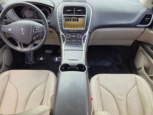 Used 2018 Lincoln MKX Reserve FWD image 12