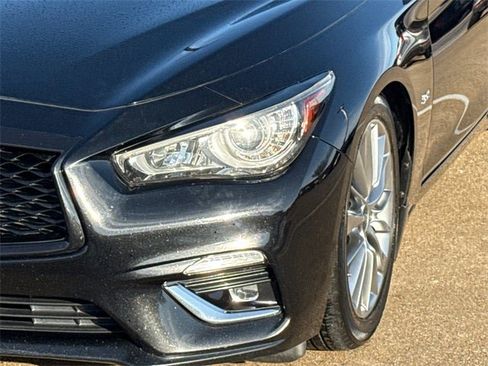 Used 2018 INFINITI Q50 Luxe w/ Essential Package (3.0T Luxe) image 5