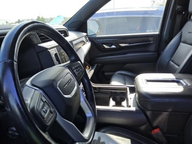 Used 2022 GMC Yukon XL Denali AWD/4WD image 8