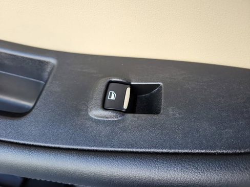 Used 2021 Ford Edge SEL w/ Convenience Package image 17