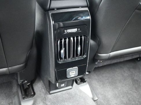 Used 2024 Jeep Compass Latitude image 32