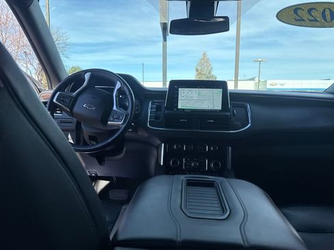 Used 2022 Chevrolet Suburban Z71 image 12