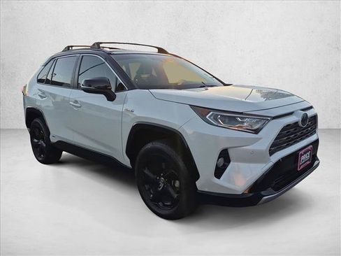 Used 2020 Toyota RAV4 XSE AWD/4WD image 3